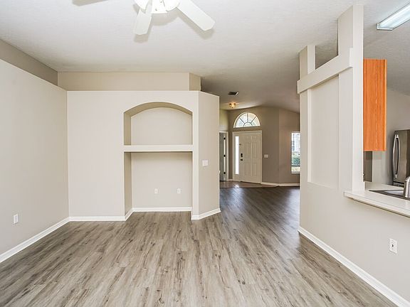 4th image of 12807 Nightshade Pl