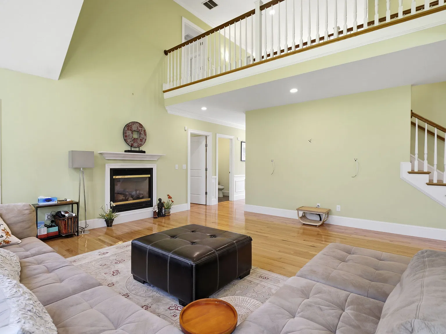 4 bed, 3.5 bath, 6670 sqft, $10,000 — Photo 4