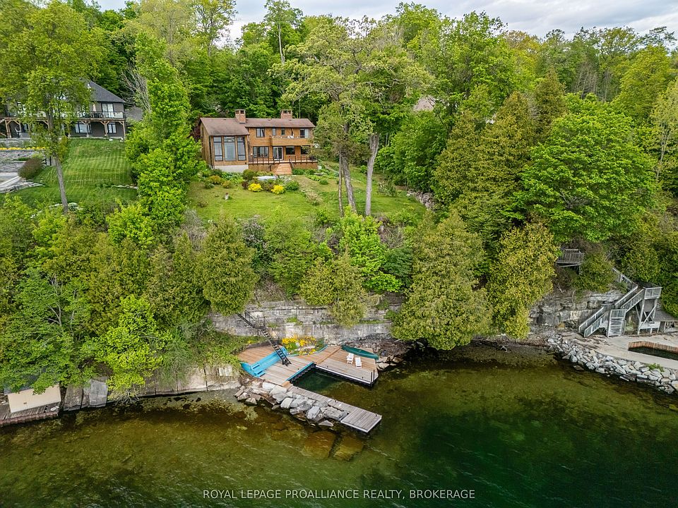 1st image of 20 Riverside Dr