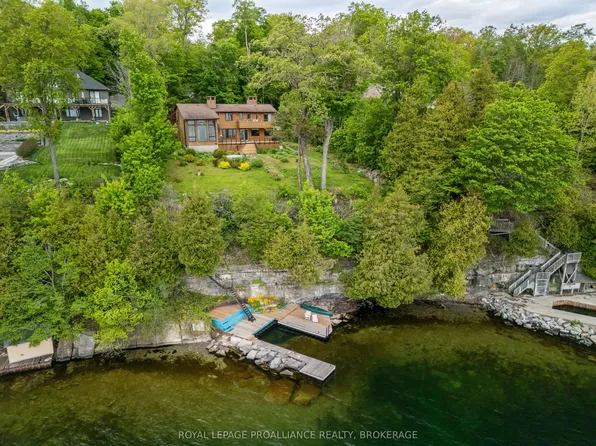 20 Riverside Dr, Kingston, ON K7L 4V1