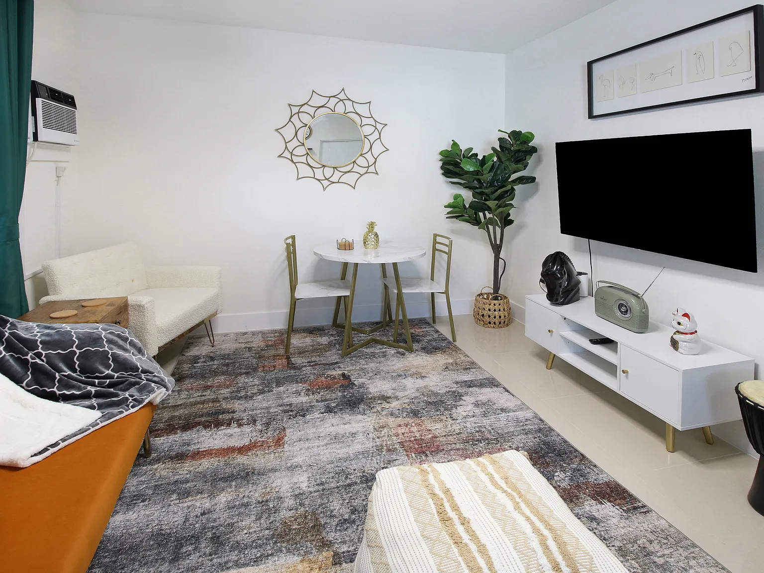 1 bed, 530 sqft, $2,350 — Photo 3