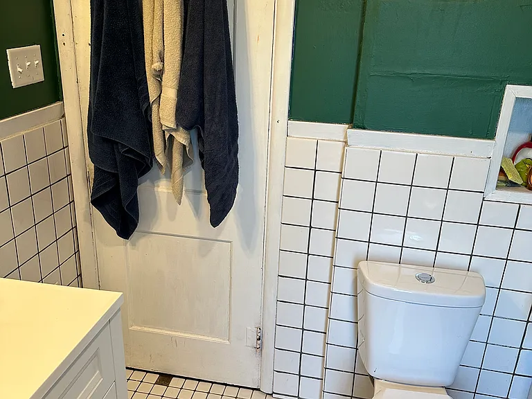 Knapp St — Photo 19