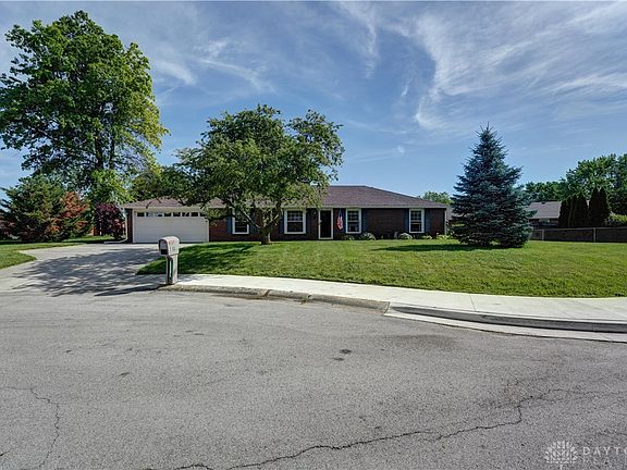 3rd image of 110 Fairfax Ct