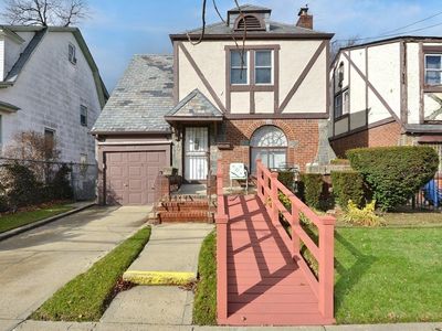 20315 100th Ave, Hollis, NY, 11423