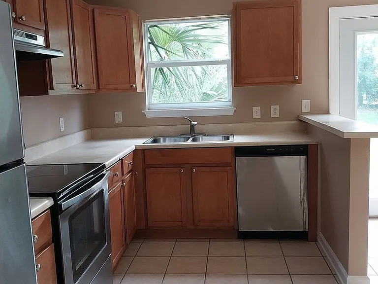 208 Callaway Chase Ln — Photo 8
