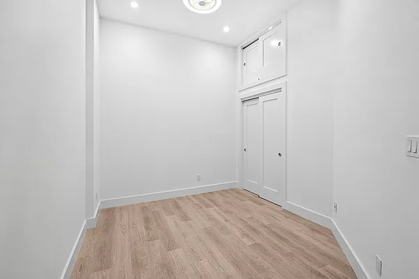 Rented by Compass | media 10