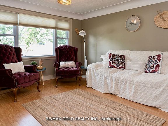 4th image of 5853 McLeod Rd