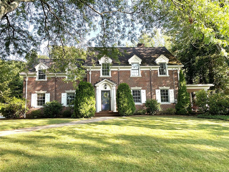 1st image of 439 W Arlington Rd