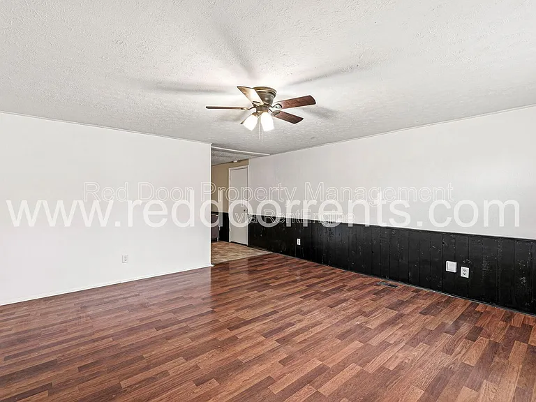 9949 Ellis Dr — Photo 5