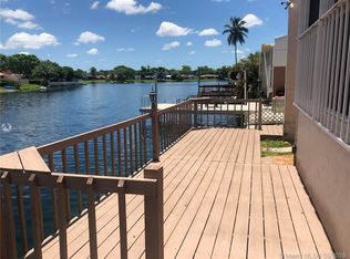 7112 Laurel Ln, Miami Lakes, FL 33014