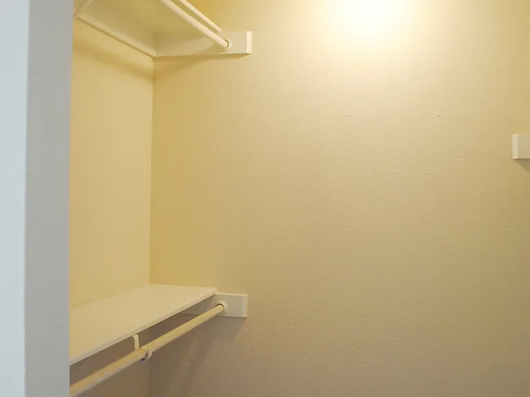 2121 N Villas Ln — Photo 18