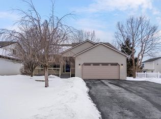 804 Inverness Dr, Oxford, MI 48371