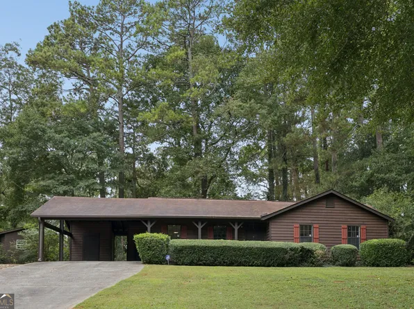 101 Valley Ct, Stockbridge, GA 30281