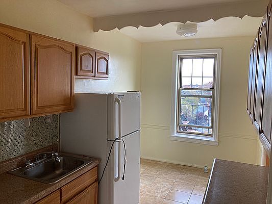 5th image of 2340 Ocean Ave #6E