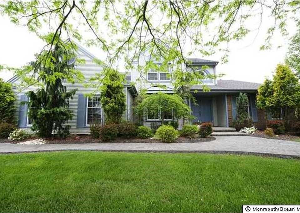 1st image of 24 Hampton Hollow Dr