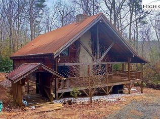 1694 Humpback Mountain Road, Spruce Pine, NC 28777