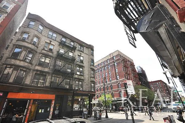 Rented by REAL New York | media 22