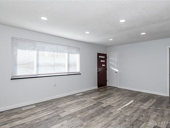 5th image of 688 Timberwood Dr
