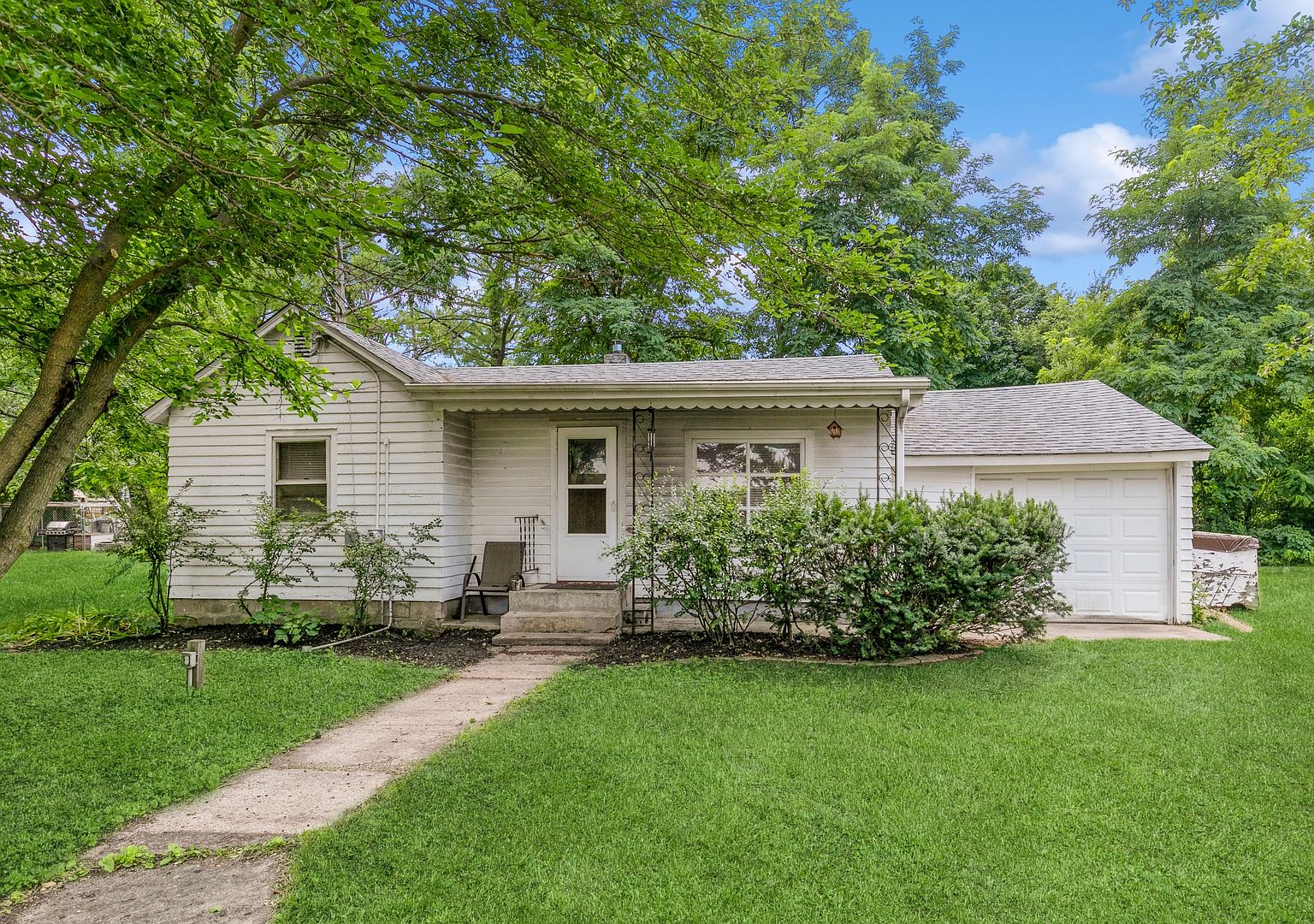805 E Prairie St, Marengo, IL 60152 Zillow