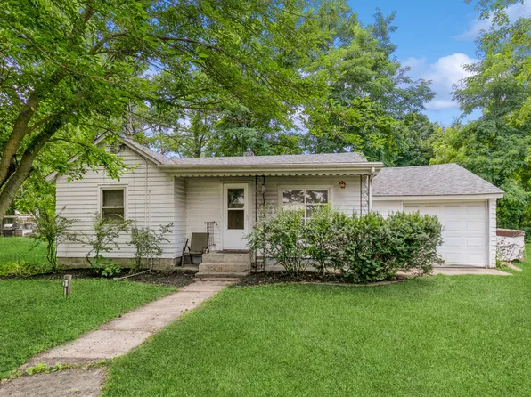 805 E Prairie St, Marengo, IL 60152