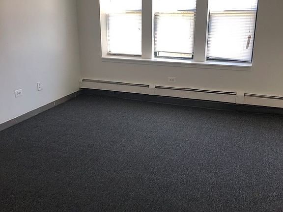 3rd image of 542 N Pine Ave APT 202