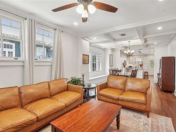 3rd image of 4110 Fontainebleau Dr