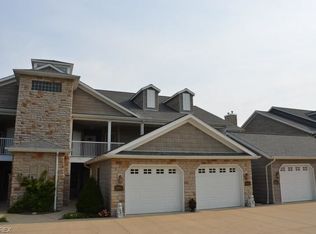 3092 Whispering Shores Dr, Vermilion, OH 44089