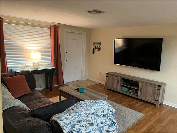 3rd image of 4601 Parnell Dr