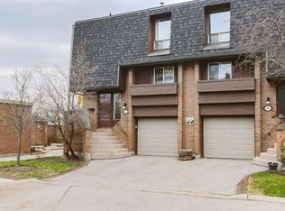 101 Gypsy Roseway, Toronto, ON M2N5Z1