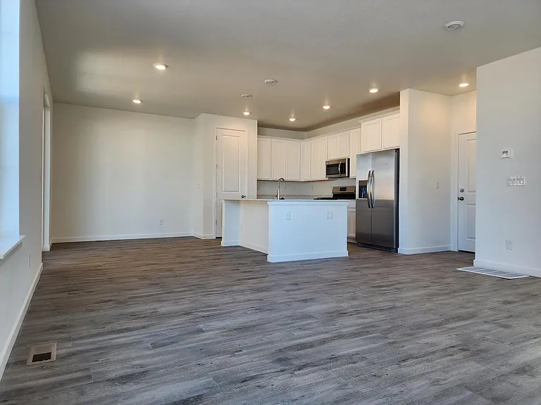 9017 Redfield Ln — Photo 3