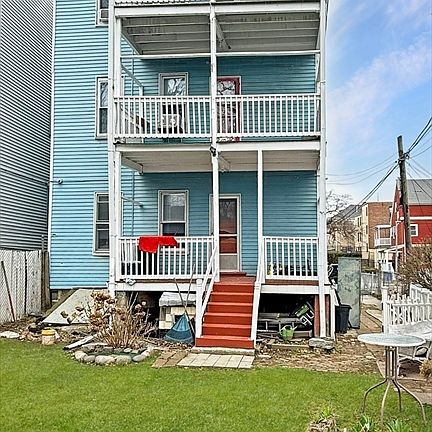 3rd image of 94 Normandy St