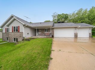 223 Willow Creek Rd, Rosendale, WI 54974