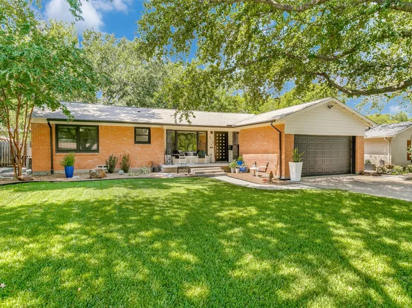 318 Ruth St, Grapevine, TX 76051