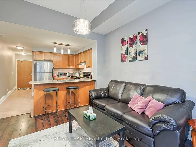 2 Maison Parc Ct #808 — Photo 8