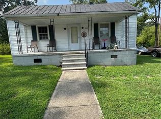 803 Oak St, Eden, NC 27288