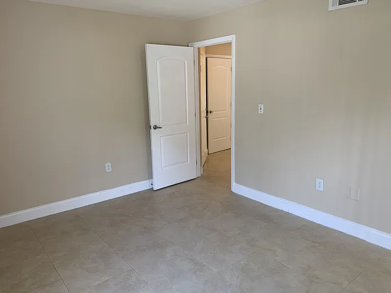 2460 NW 33rd St #1701 — Photo 12