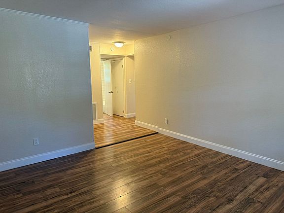 3rd image of 5540 N Broadway St #18