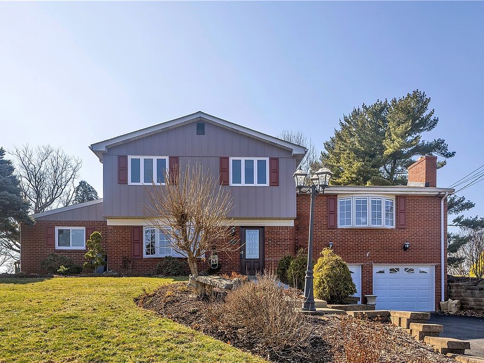 1st image of 210 Marion Dr