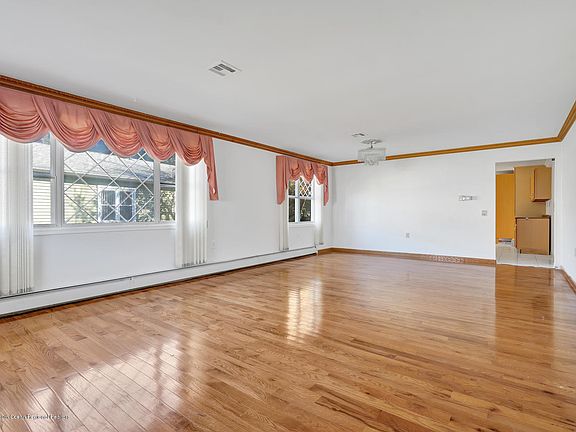 2nd image of 220 Orlando Blvd