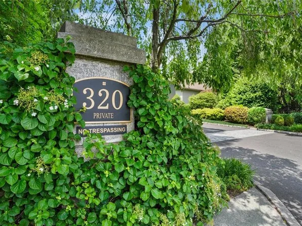 320 Strawberry Hill Avenue #11, Stamford, CT 06902
