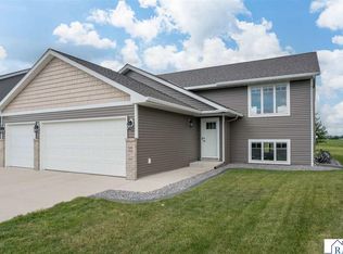 109 Cypress Ct, Mankato, MN 56001