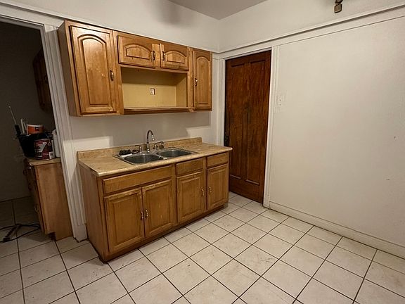 5th image of 7541 S Merrill Ave
