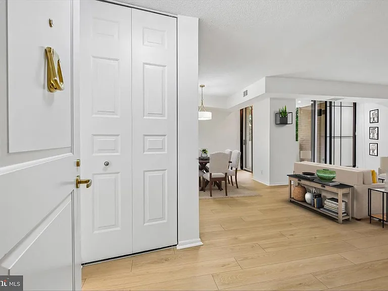 4601 N Park 210 #K — Photo 3