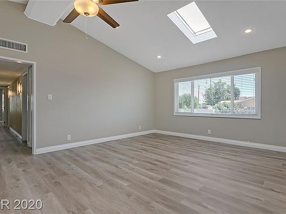 5th image of 1741 Hassett Ave