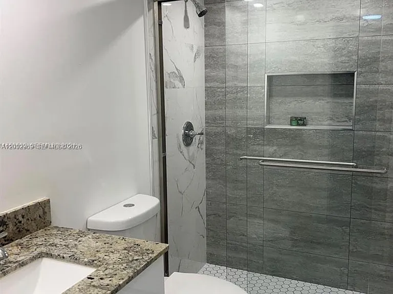 1200 N Liberty Ave #1200G — Photo 20