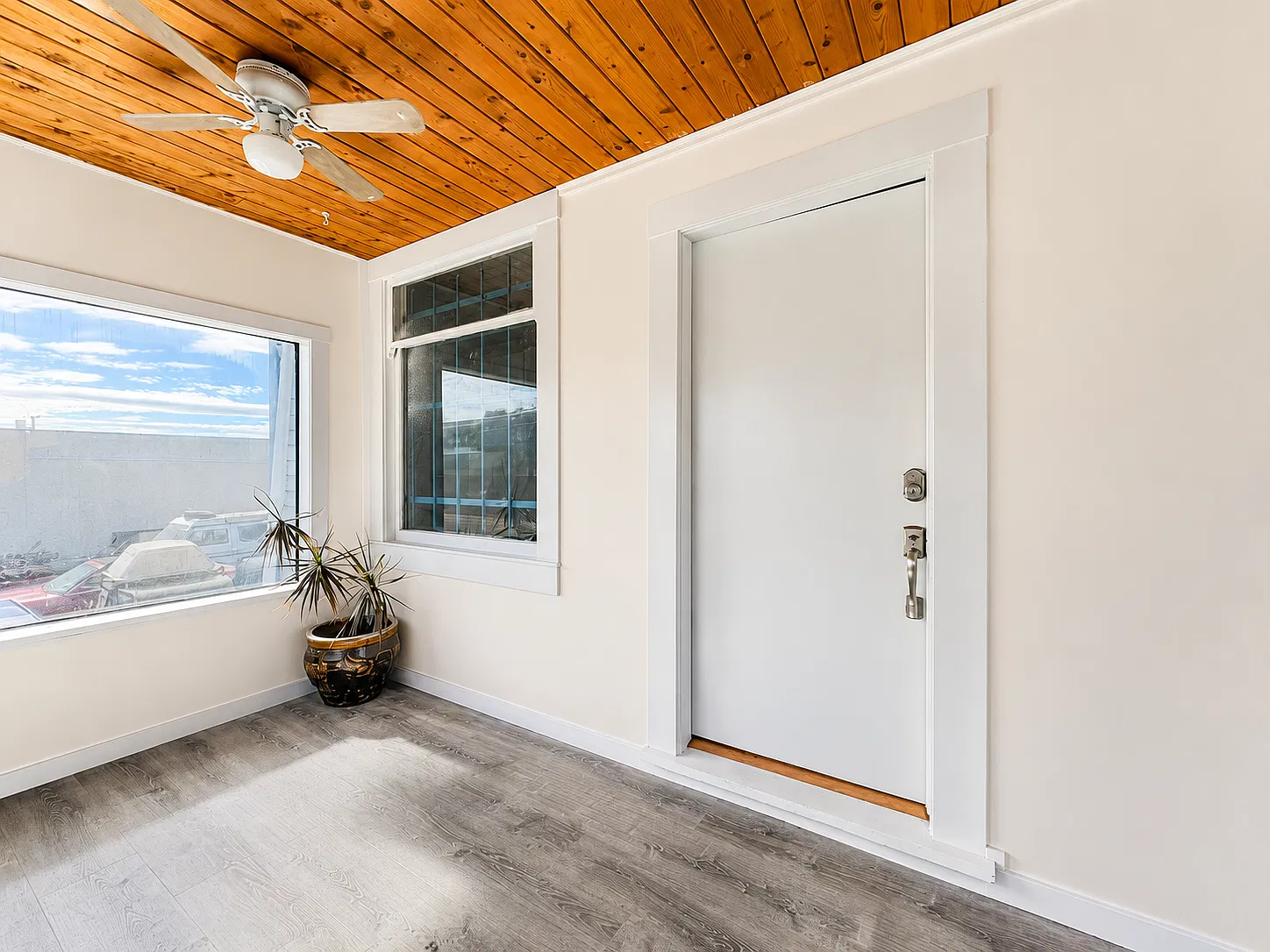 632 Hillside Ave — Photo 3