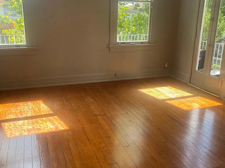 2030 Jefferson Ave — Photo 7
