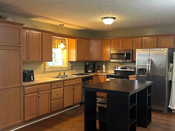 4th image of 1834 Lyndhurst Rd