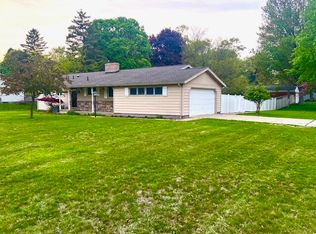 2060 Garland Dr, Norton Shores, MI 49441