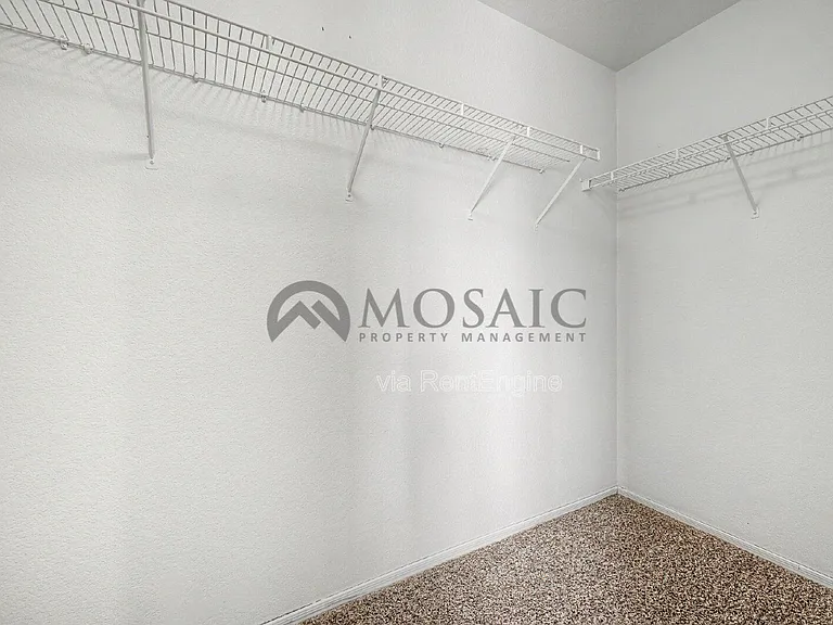 1004 E Cowboy Cove Trl — Photo 14